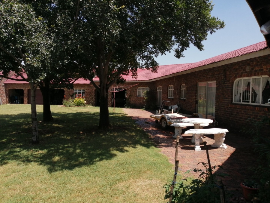 5 Bedroom Property for Sale in Sasolburg Free State